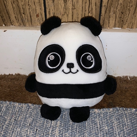 Small panda - Picture 1 of 2